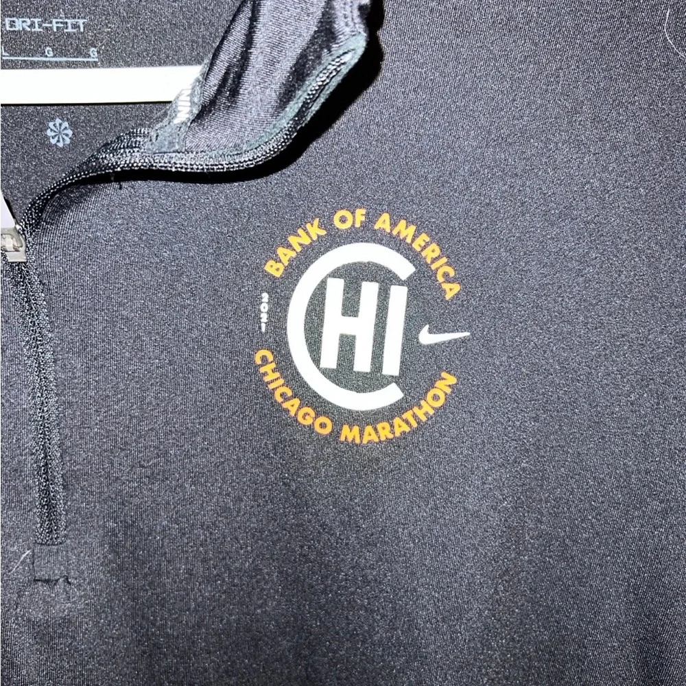 2021 Chicago Marathon Nike Black Quarter Zip - Picture 2 of 5
